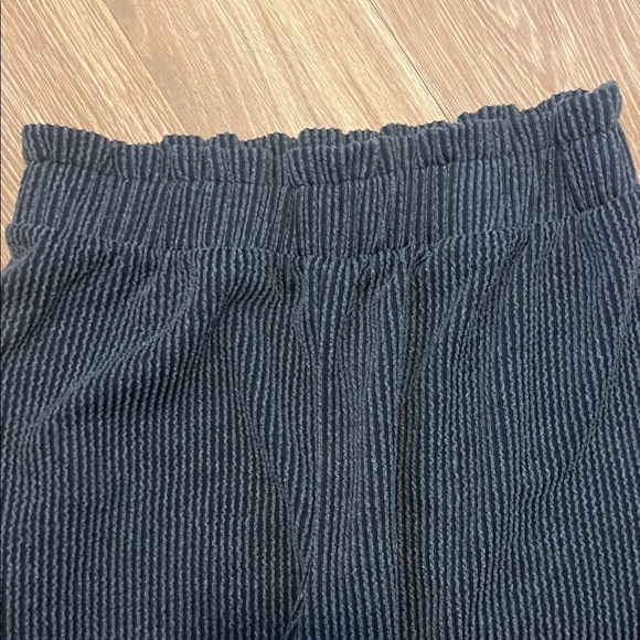 HEIMISH USA Women's Black gray lounging pants Pants medium like new - Picture 3 of 3